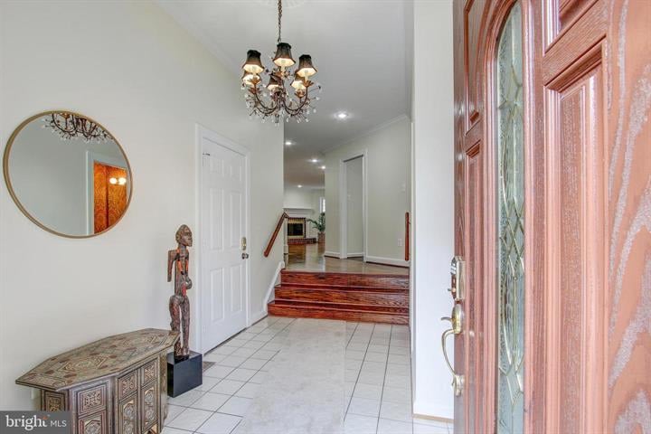 6262 Chaucer Ln