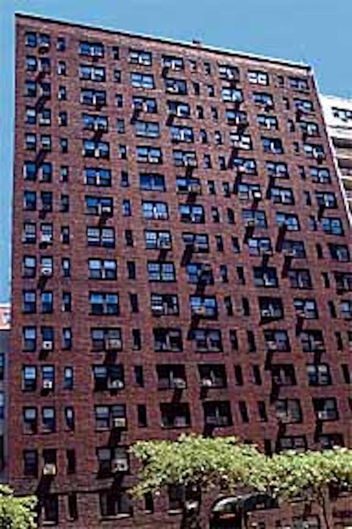 457 W 57TH St, #1001