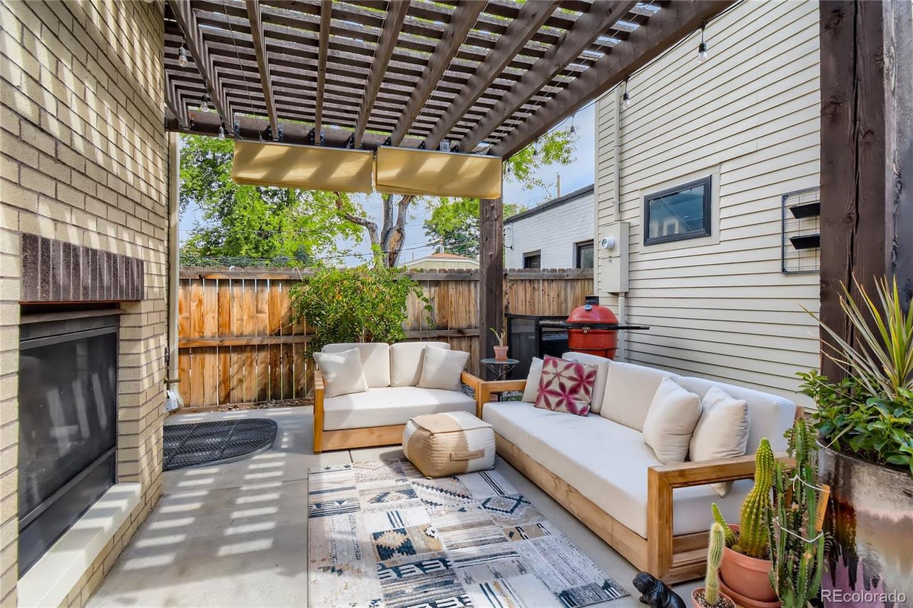 3346 W Hayward Pl