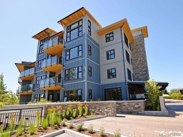 301-3912 Carey Rd