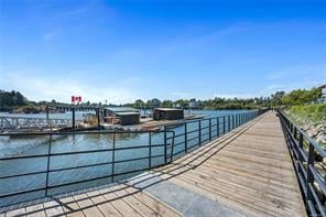 104-300 Waterfront Cres