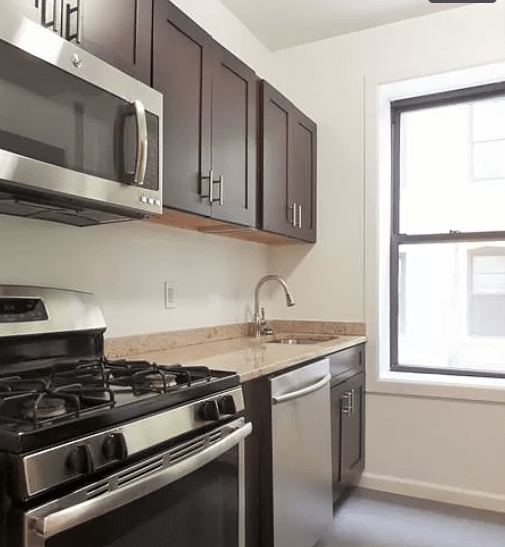 545 Quincy St Unit: 2