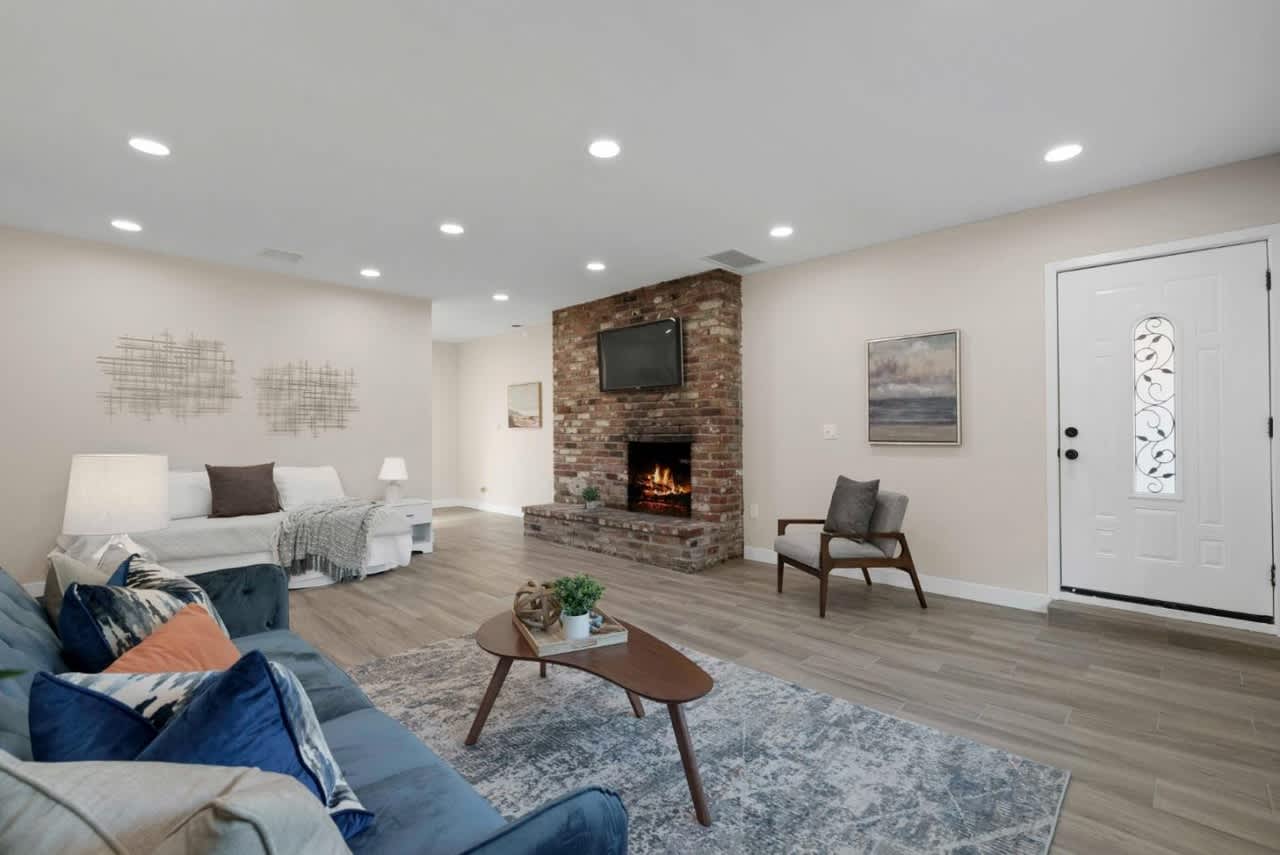 79 Catalpa Ln