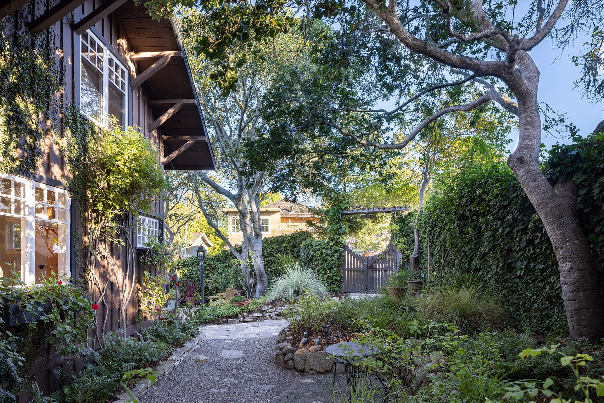 Spacious Carmel Cottage - Monte Verde & 7th SWC