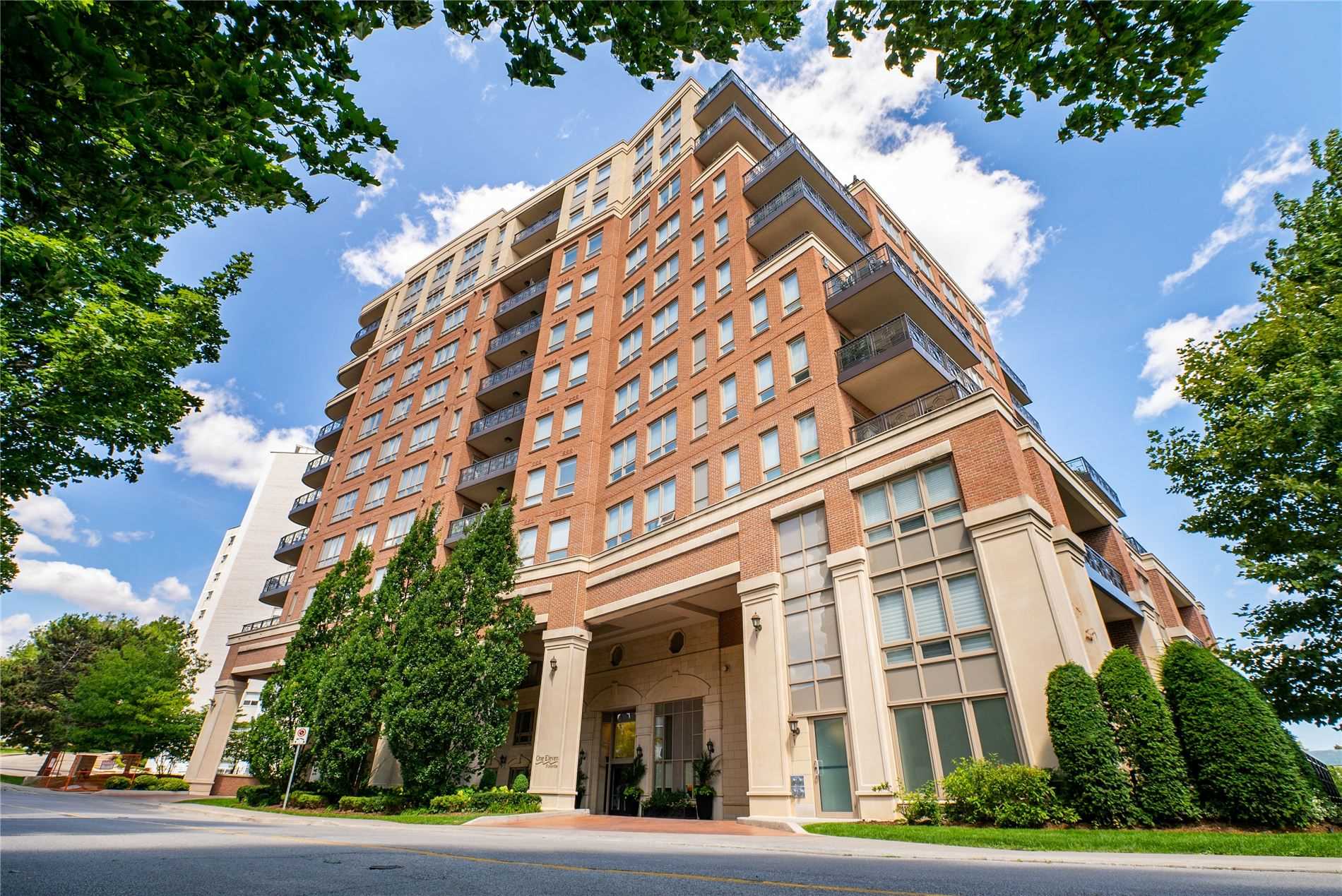 Contemporary Oakville condominium exterior