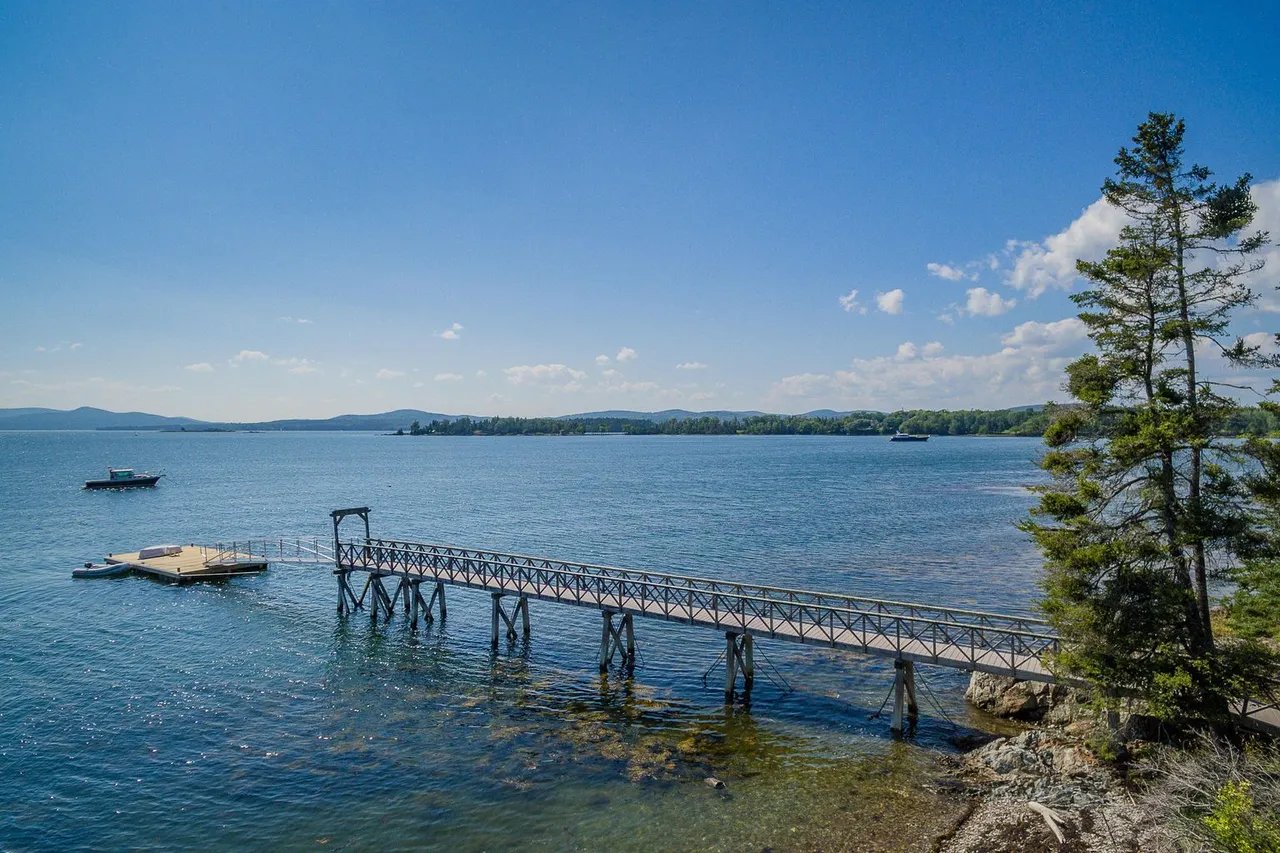 Captain’s Paradise: Gorgeous Coastal Maine Homes with Docks