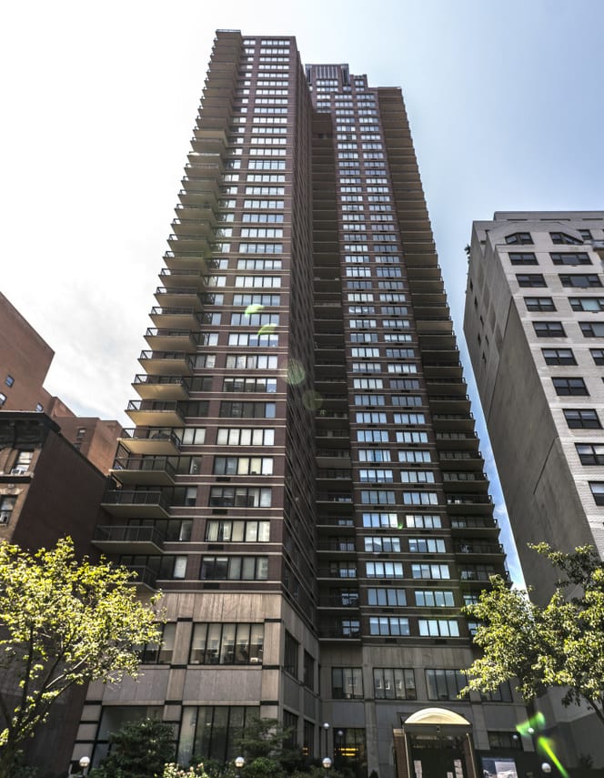 422 E 72ND Street Unit: 6D