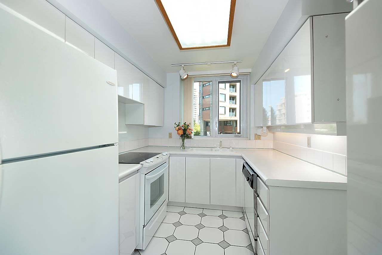 201-2280 Bellevue Ave