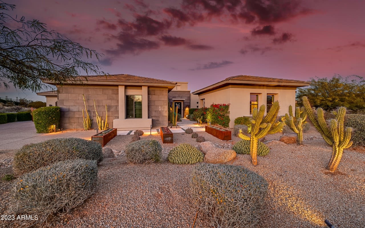 11748 E Quail Track Dr E