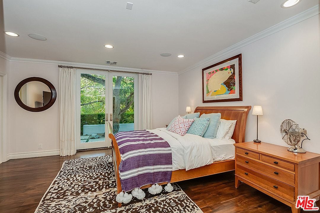Crescent Retreat