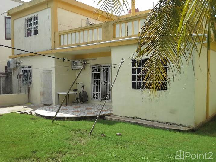 Corozal Gem - 2300 sq ft, 2 story, 4 bed, 4 bath single-family home 