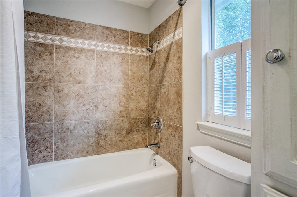 3114 Oakview Dr