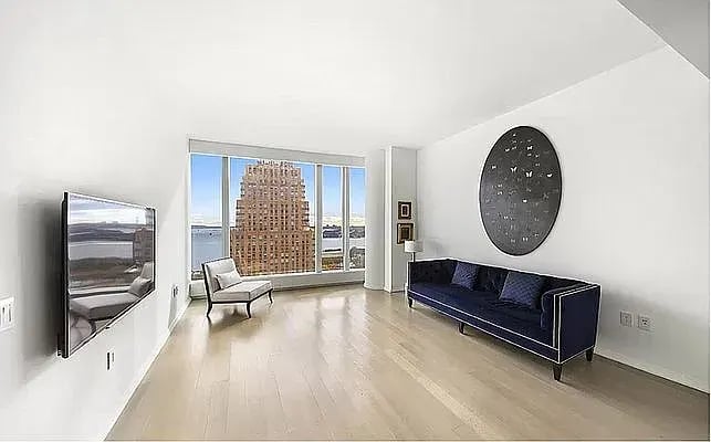 50 W St Apt 27C