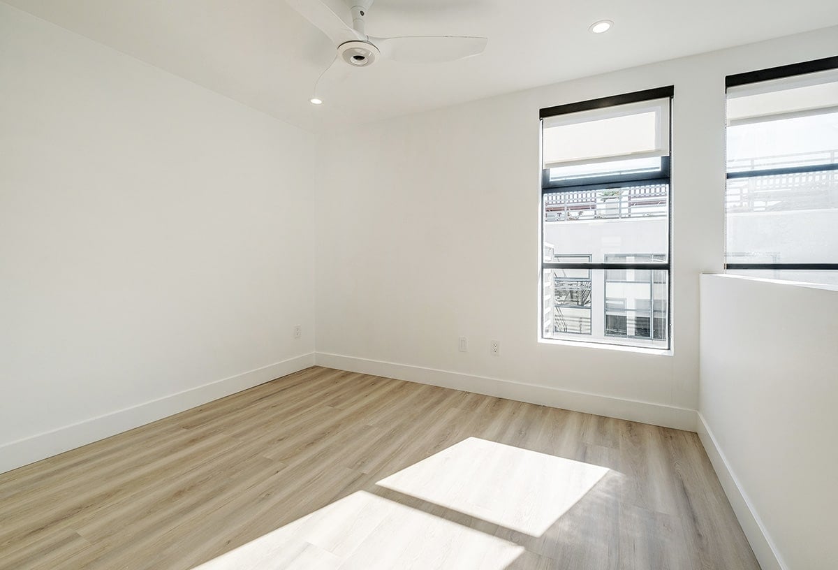 221 Clara St., #11