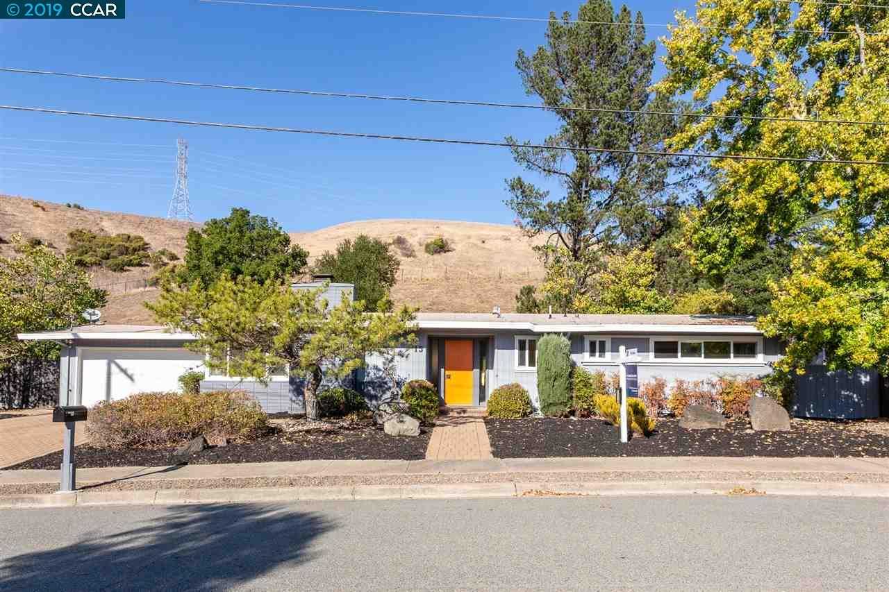 15 La Salle Dr