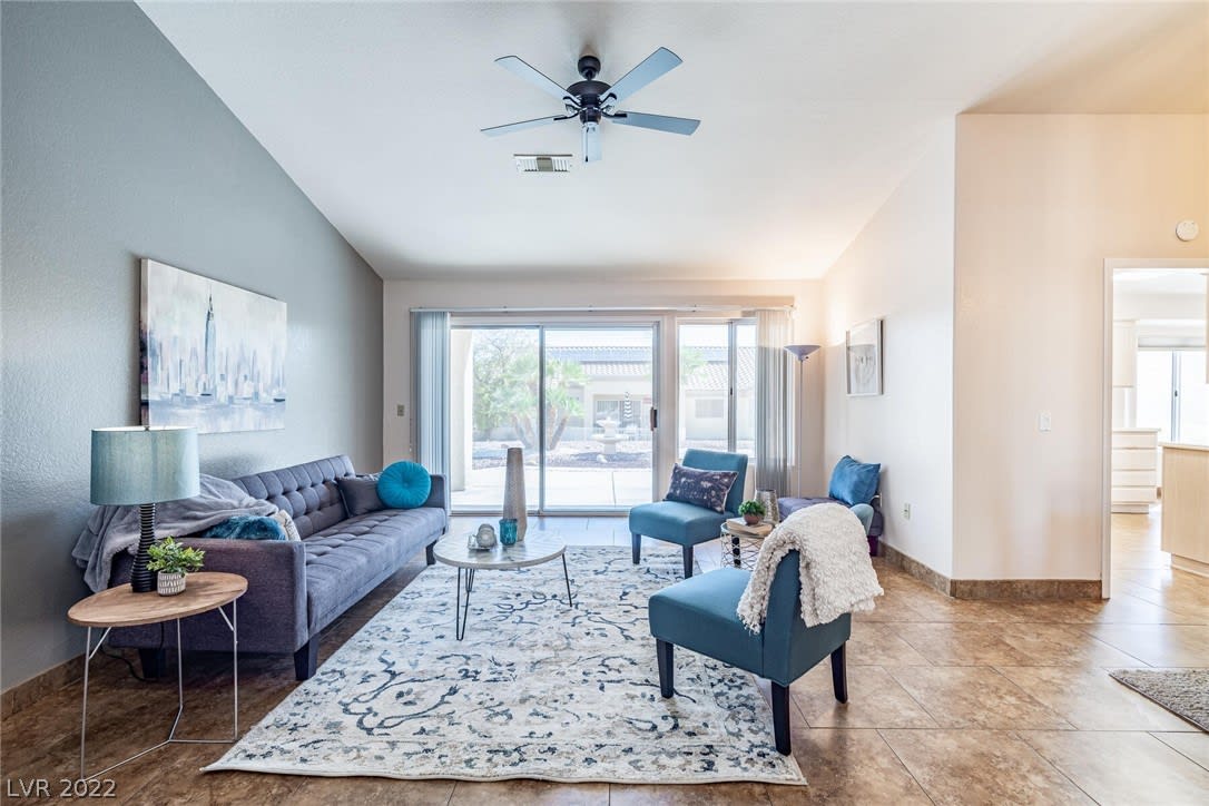 2516 Desert Glen Dr