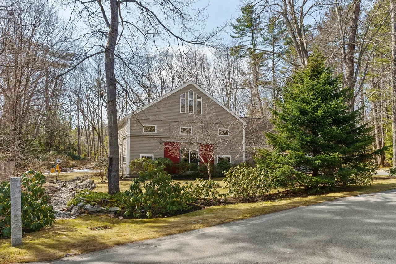 New Listing: 9 Conifer Ridge, Cumberland, ME 04110 – $1,375,000