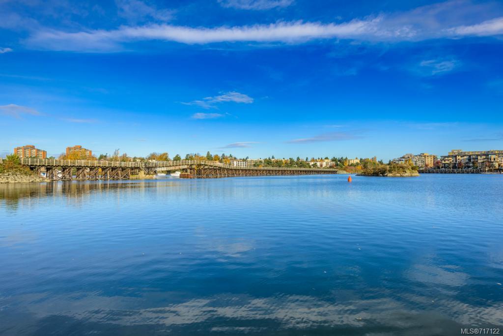 102-785 Tyee Rd, Victoria