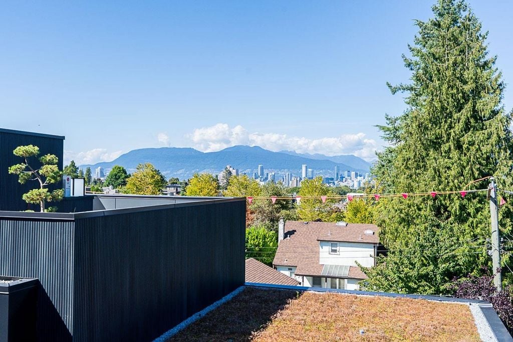 539 W 28th Avenue 202, Vancouver