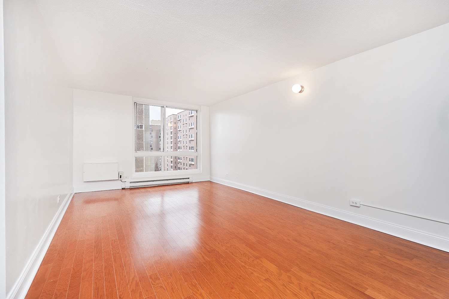 580 Main St, Unit 1318