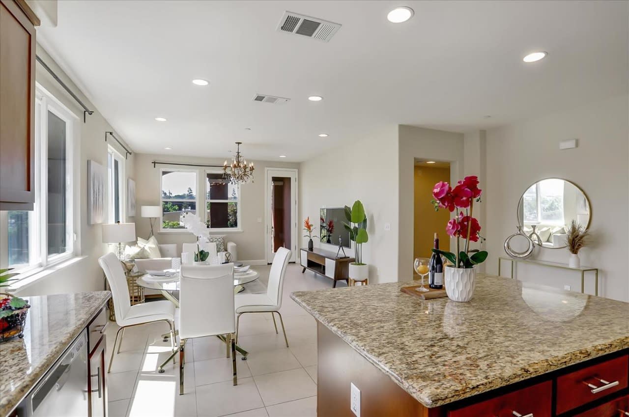 272 Currlin Cir