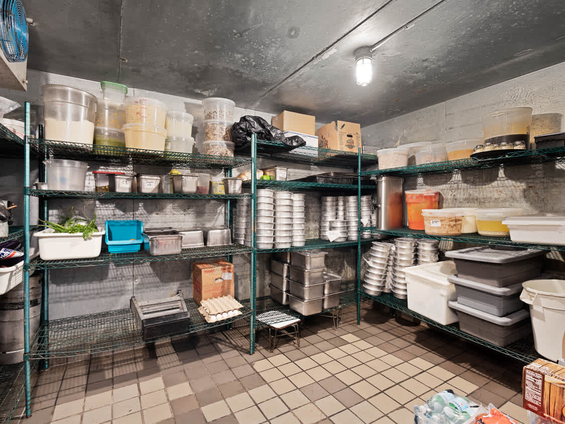 125-135 N Larchmont Blvd