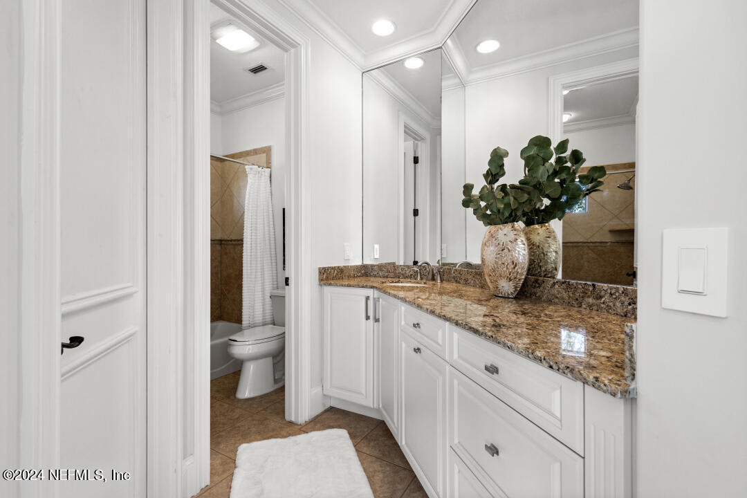 100 Harbourmaster Ct