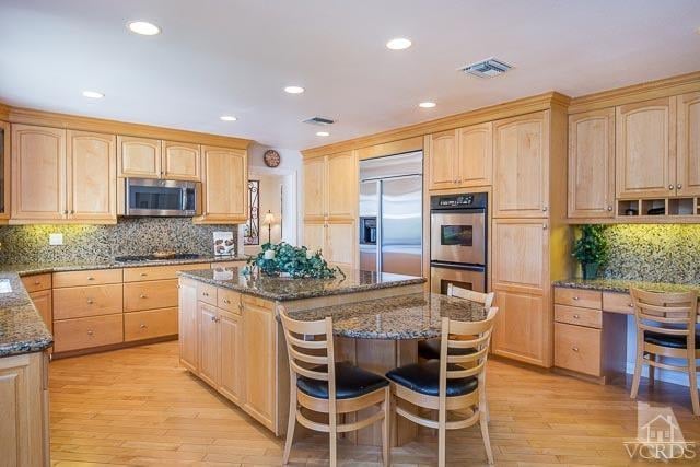 1561 Shadowglen Court