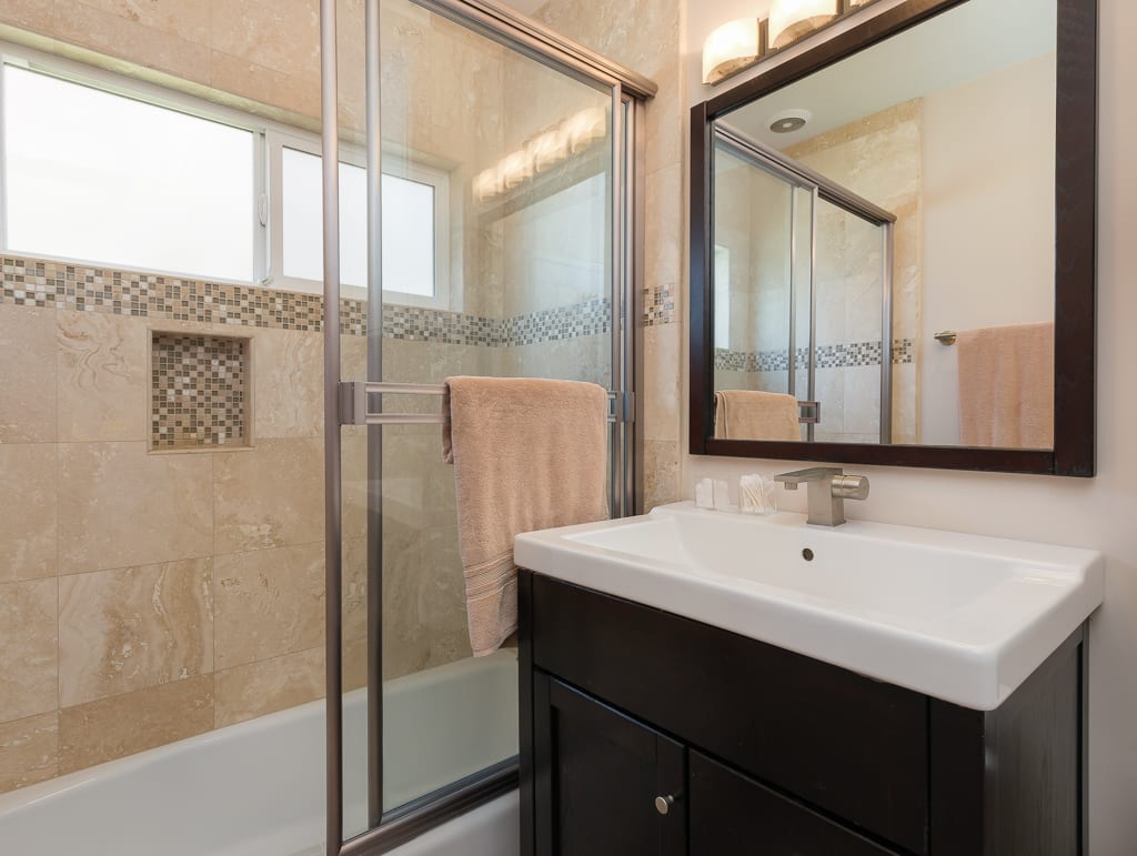 747 Lomita St