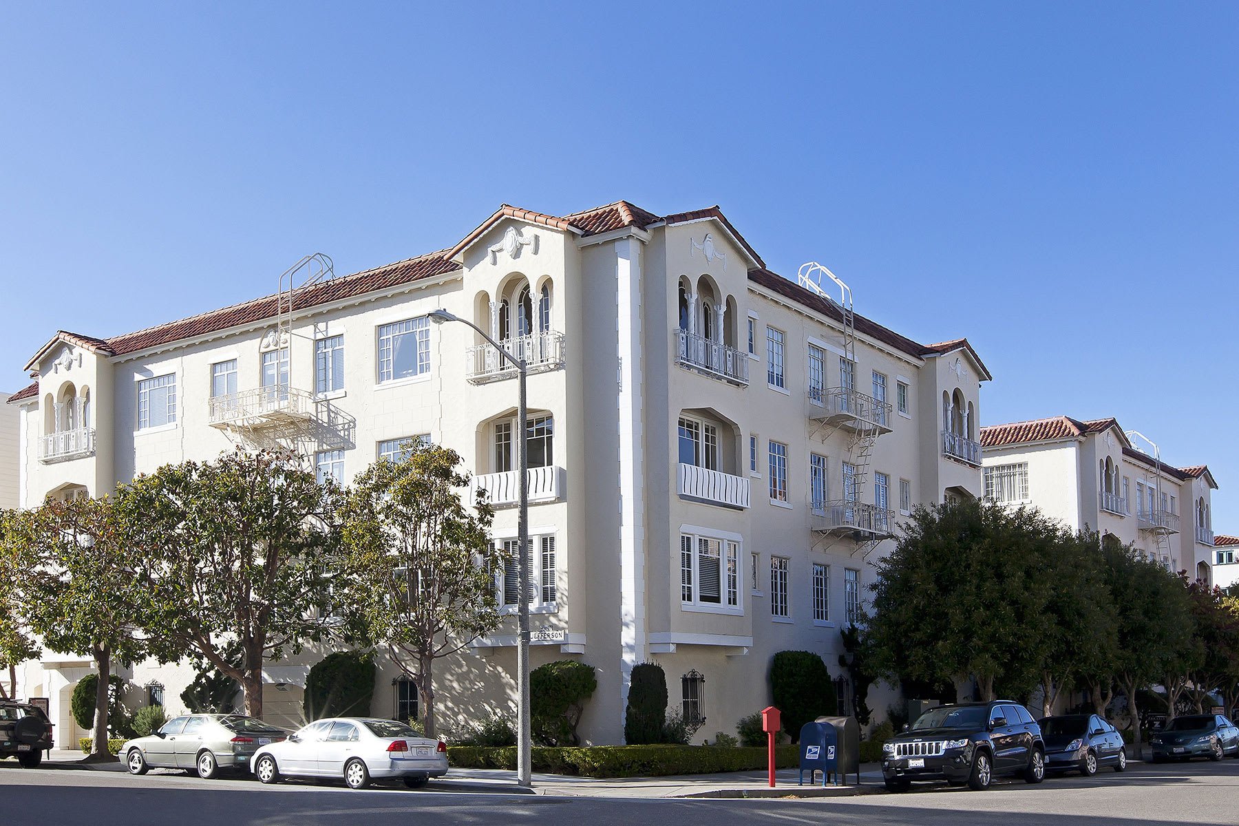 3835 Scott Street, Unit 206