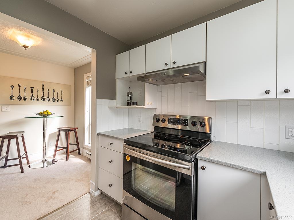 208-894 Vernon Ave