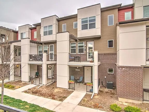 11233 Colony Cir