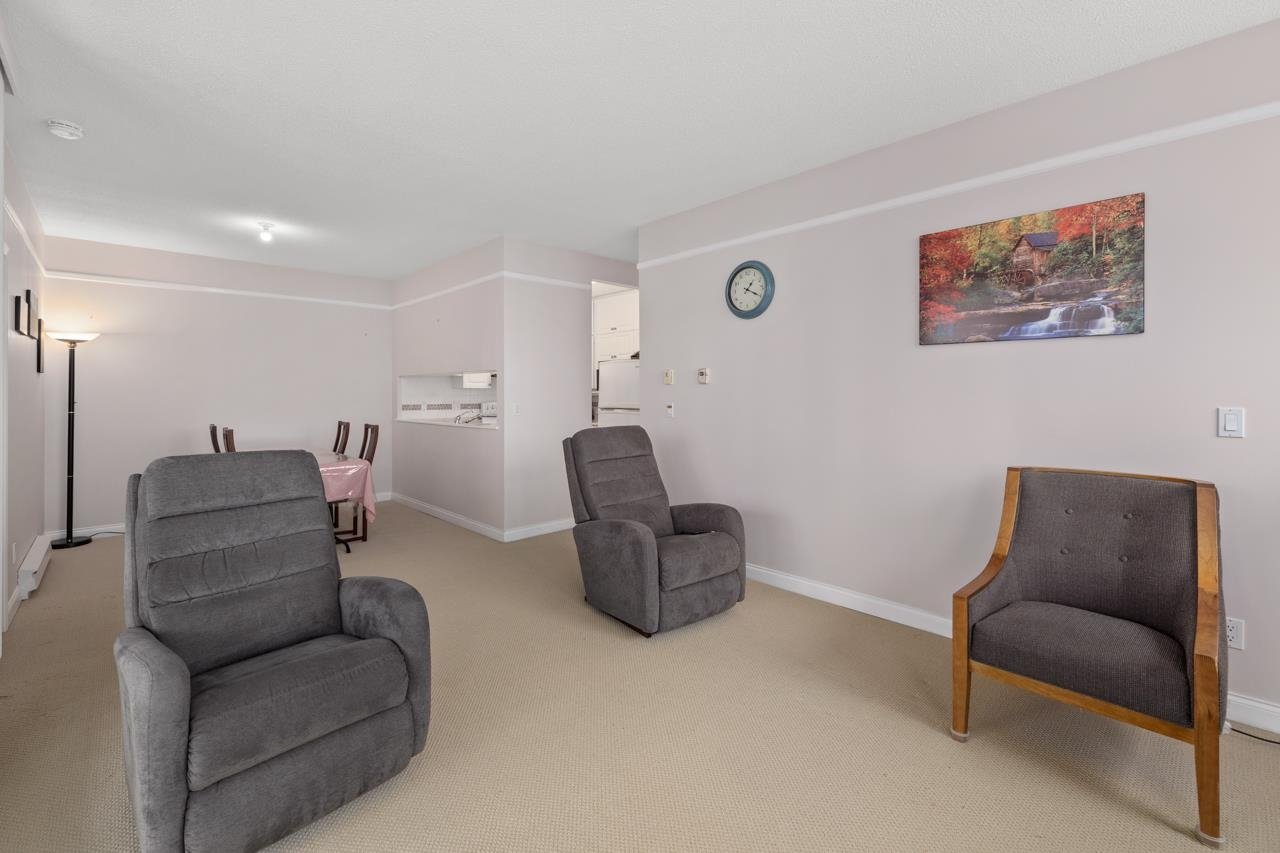 7F-6128 Patterson Ave