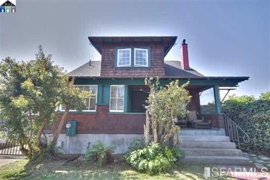 1106 Russell St