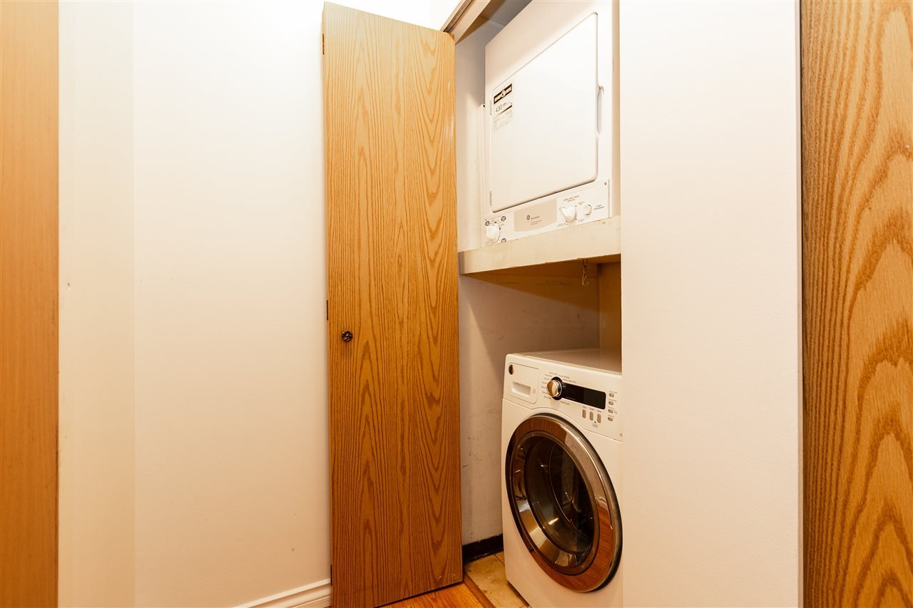 303-9521 Cardston Ct