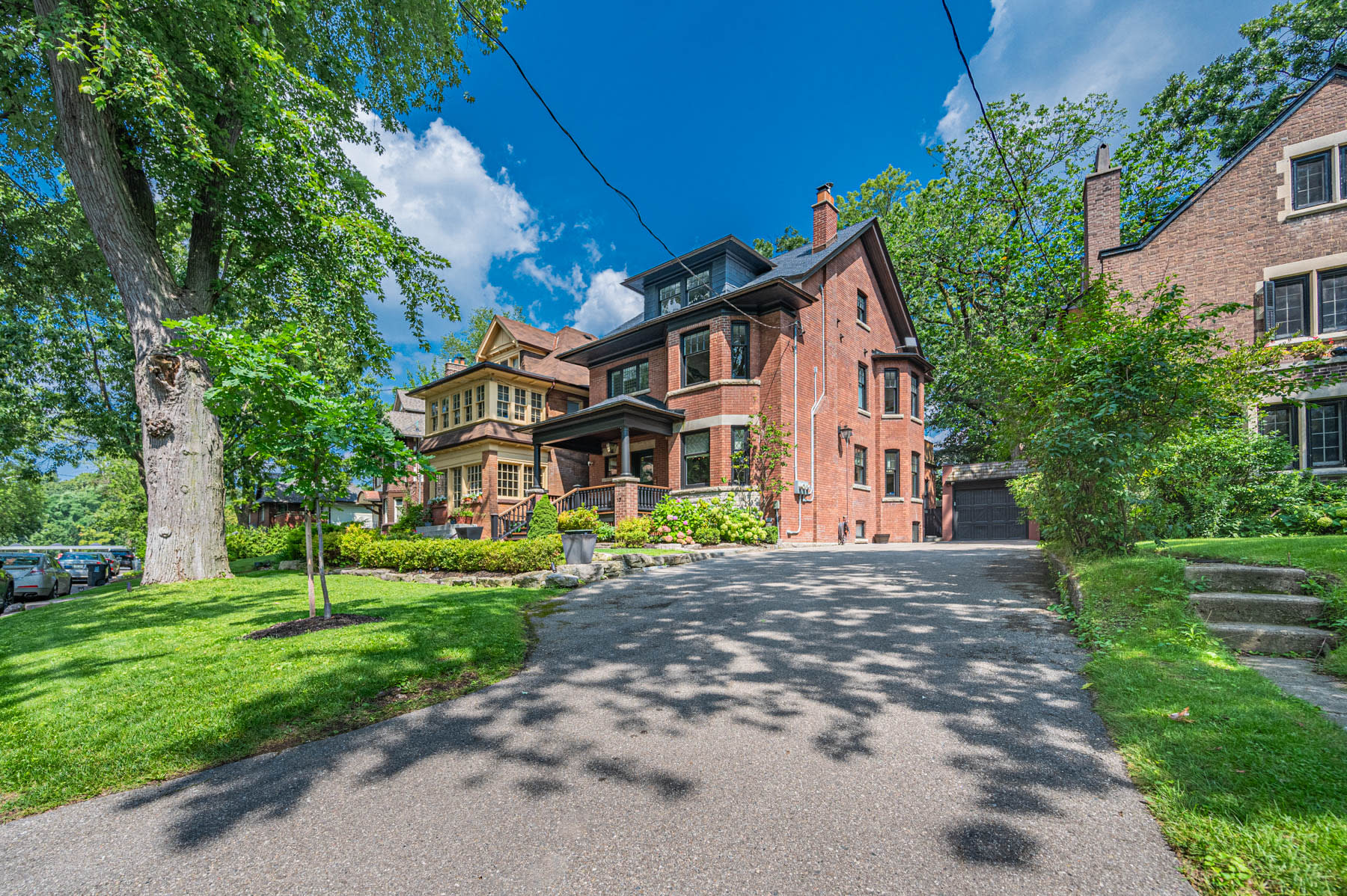 18 Castle Frank Cres