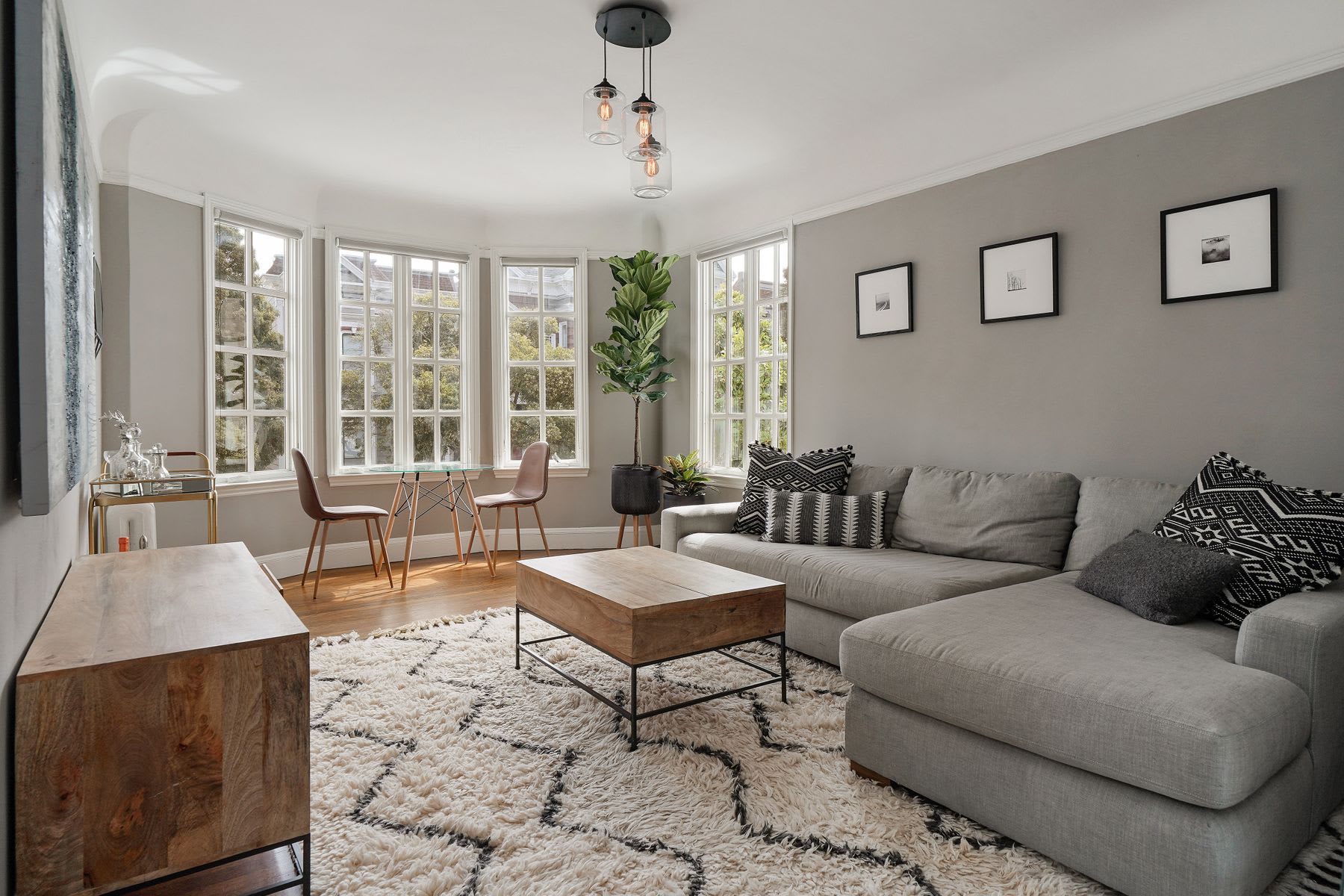 Lovely Lower Pacific Heights Condominium