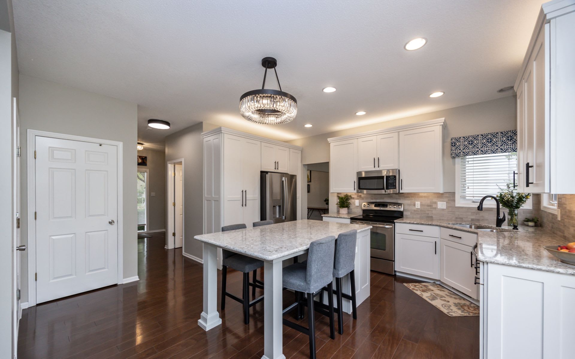 5542 Ponderosa Drive