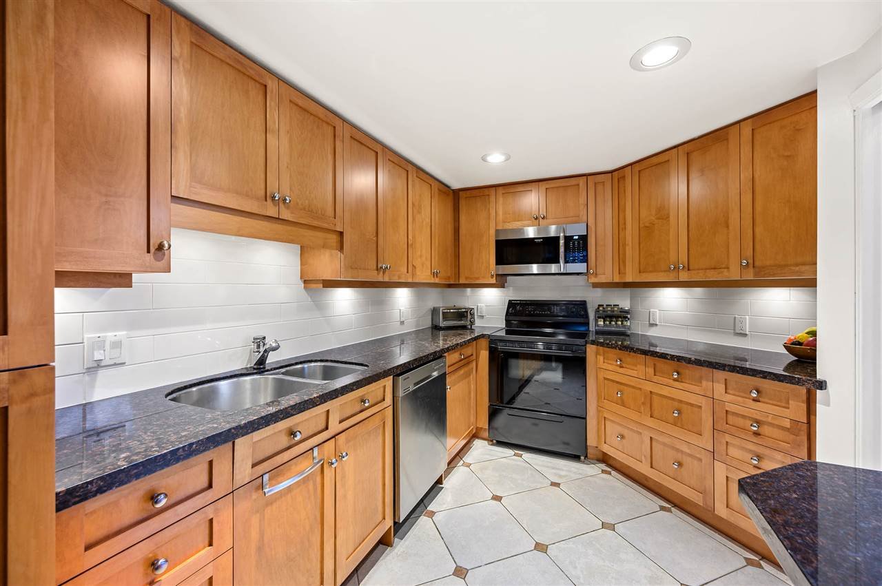 844 W 7th Ave