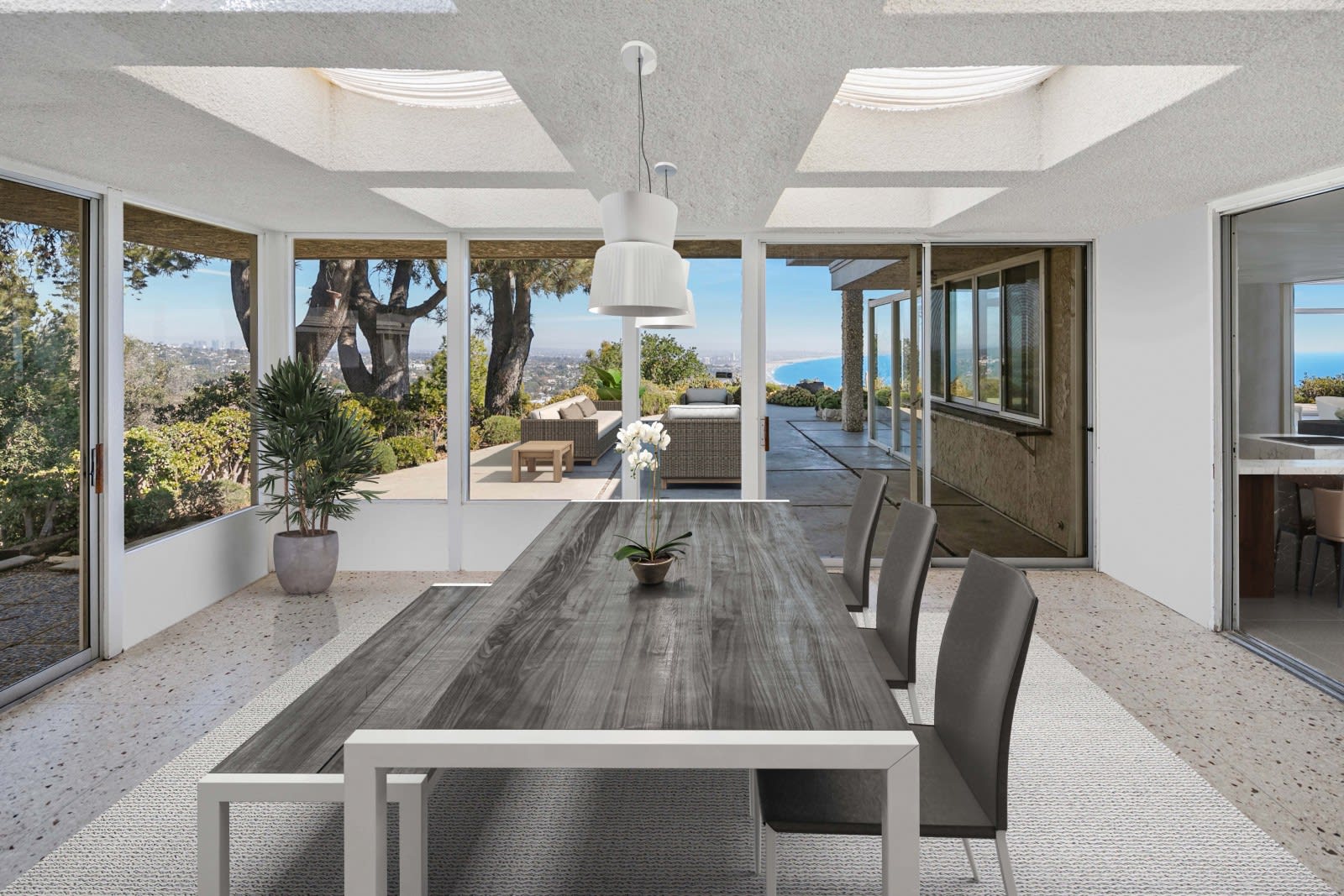 880 Vista Pacifica