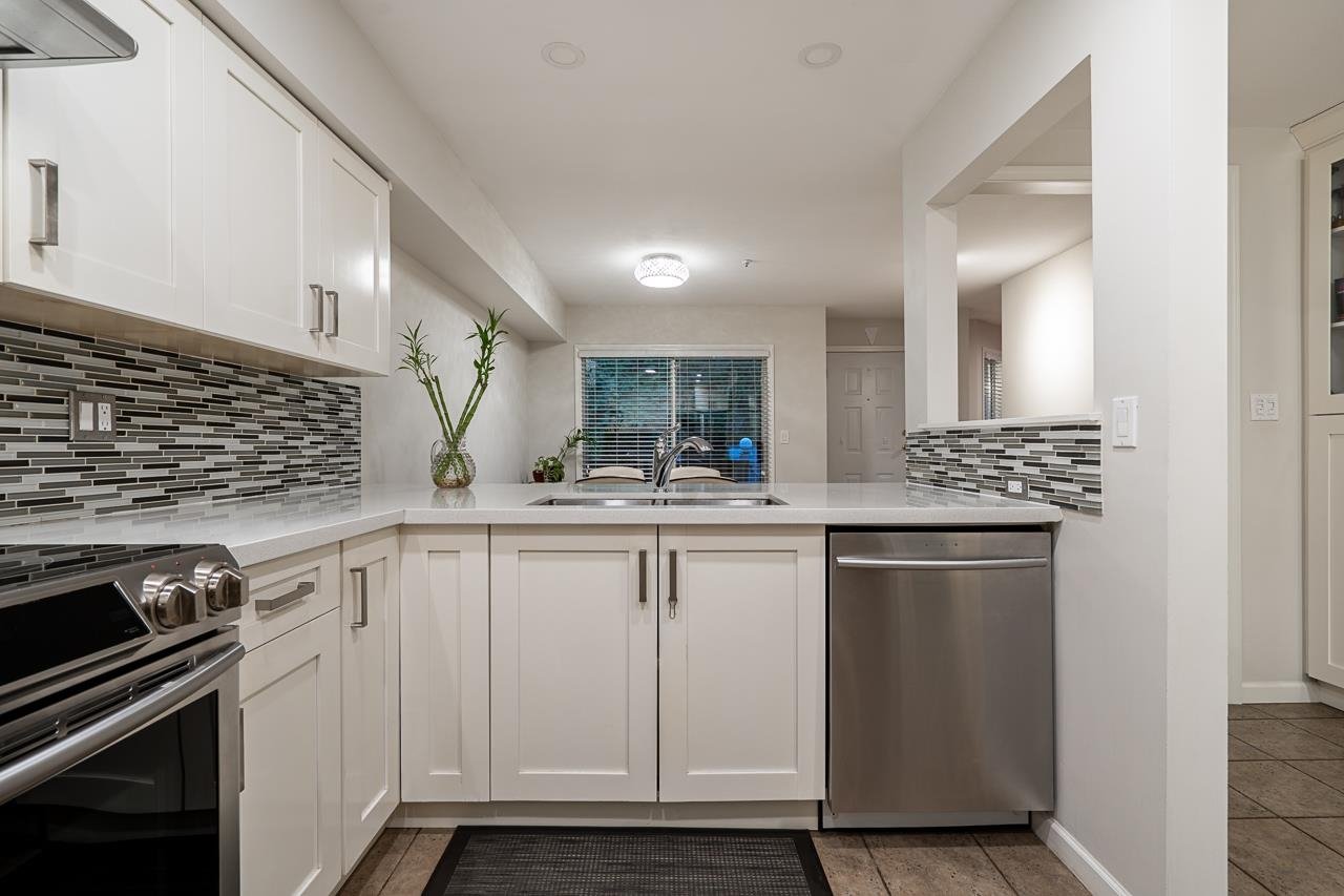 C-1133 E 29th St