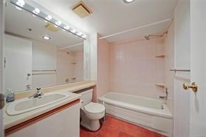 309-1560 Hillside Ave