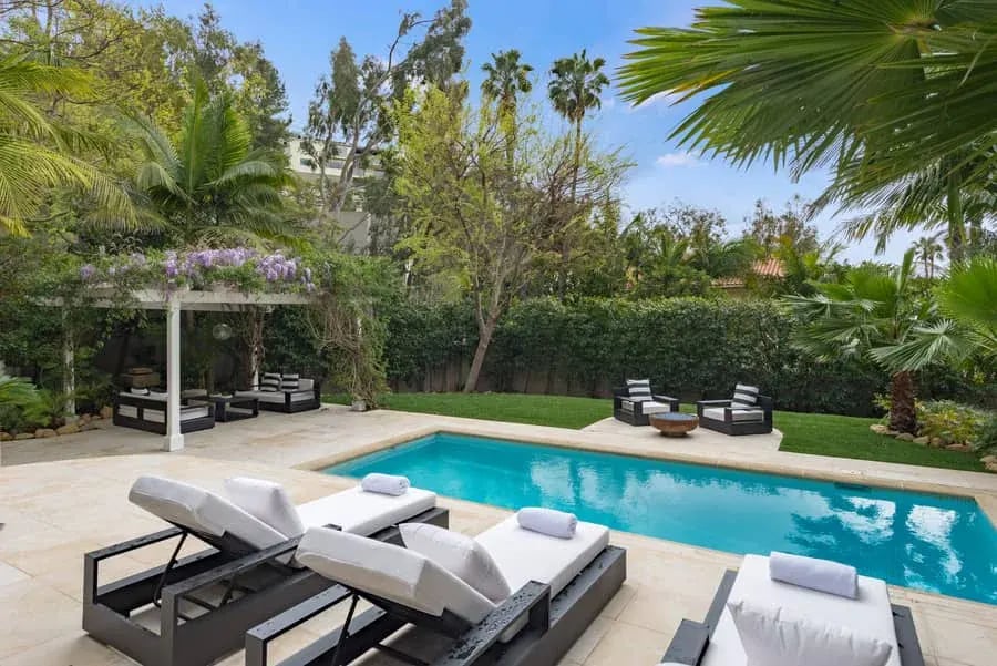 1423 N Doheny