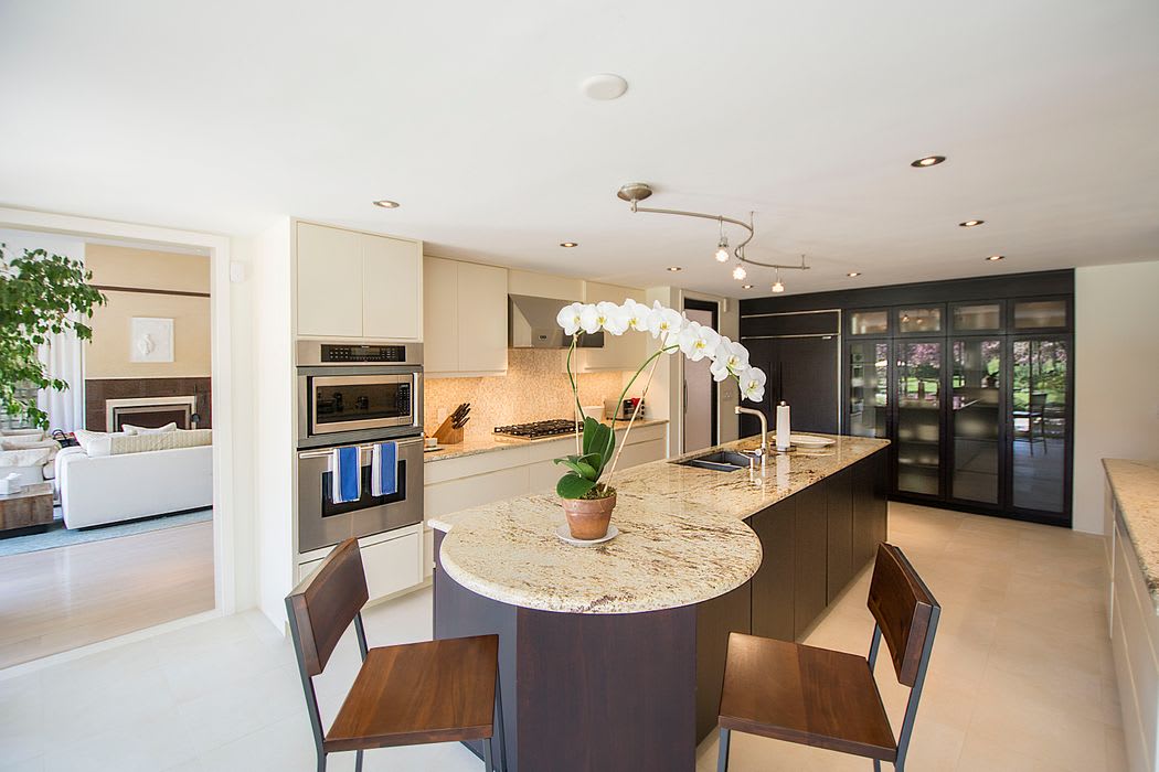 Elegant Ox Pasture Estate
