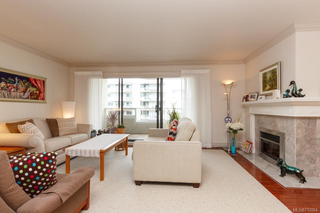 303-1370 Beach Dr