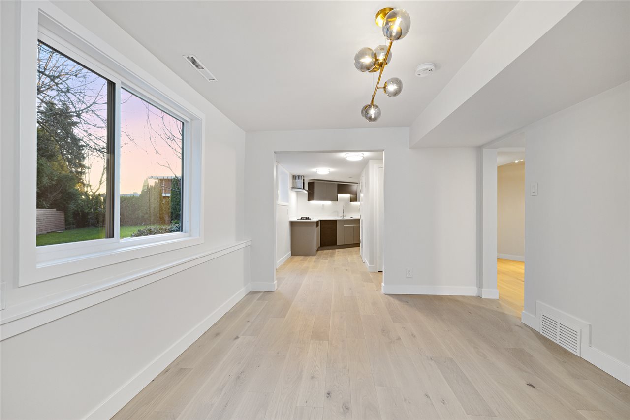 2065 Westdean Cres