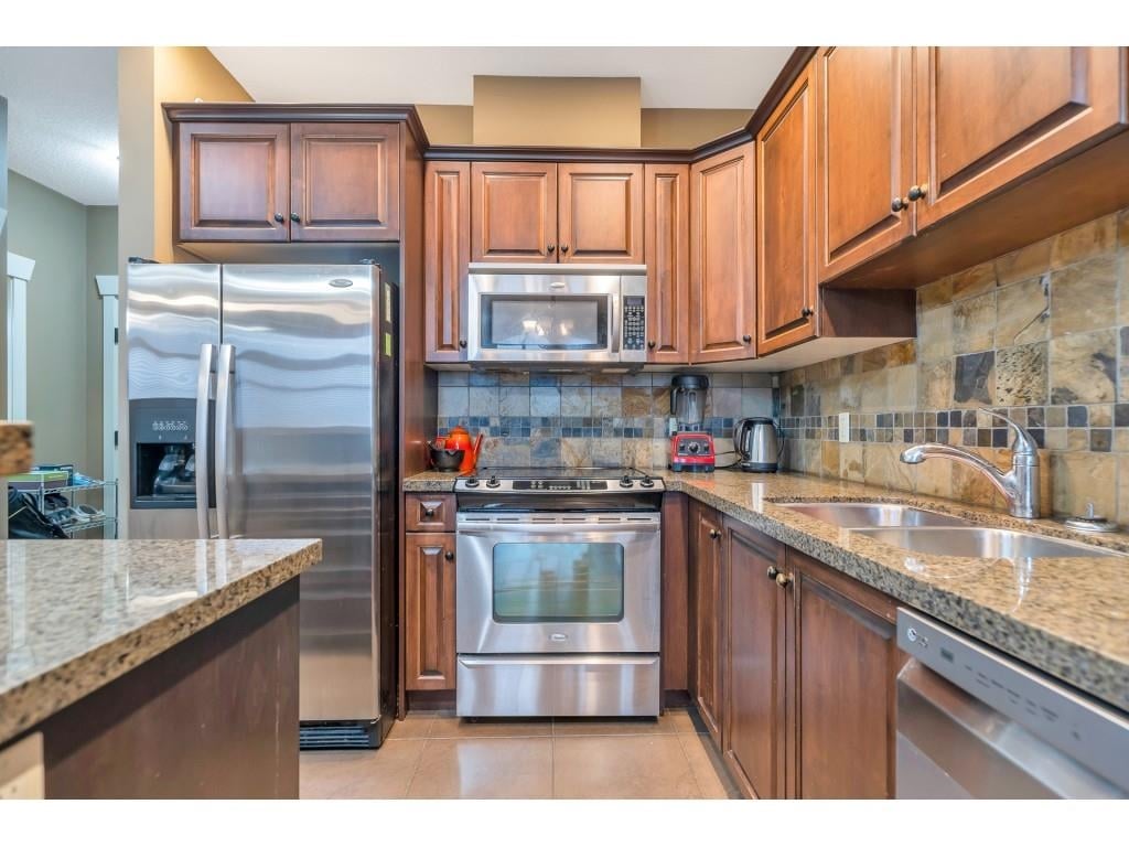409-45893 Chesterfield Ave