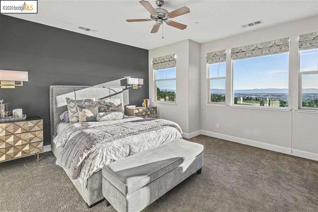 6498 Bayview Dr, Oakland, CA 94605
