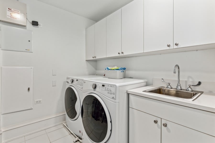 734 W Buckingham Pl #2