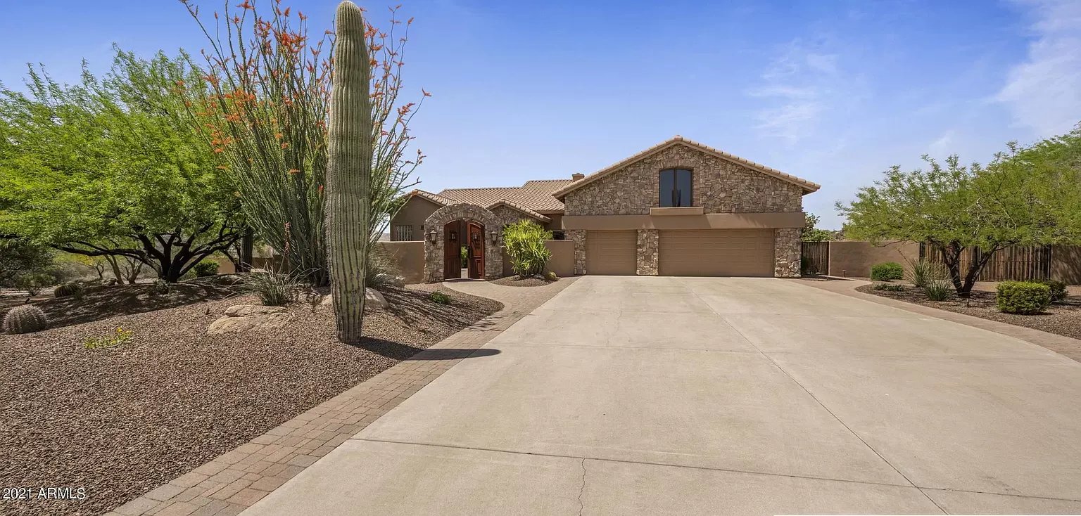 41252 N Desert Winds Dr